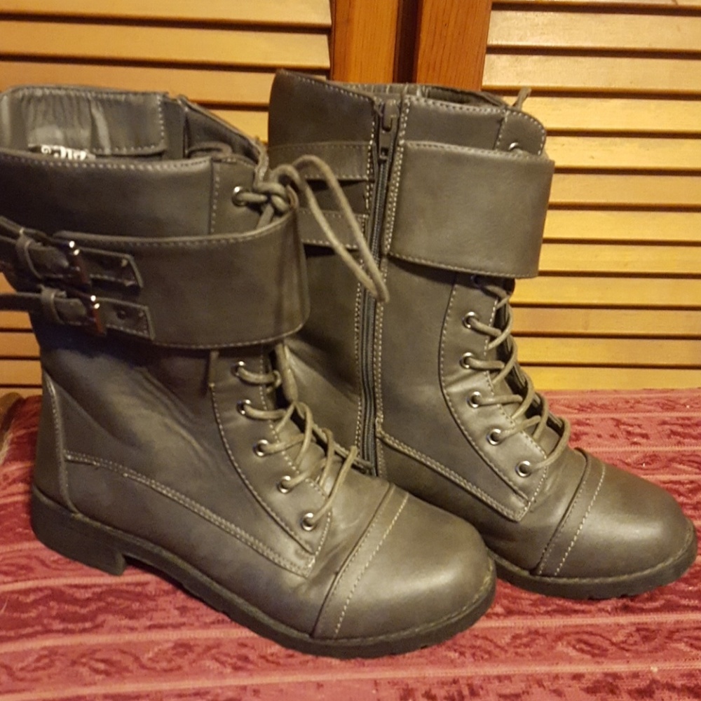 Woman boots